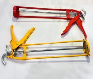 CAULKING GUN